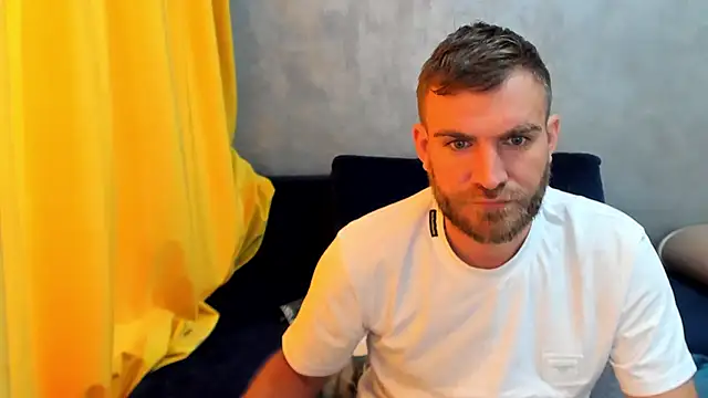 Snapshot of 10in_deluxe chatting on 03/21/25, 06:05 10in deluxe online show from 03/21/25, 06:05