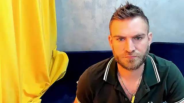 Snapshot of 10in_deluxe chatting on 03/22/25, 06:43 10in deluxe online show from 03/22/25, 06:43