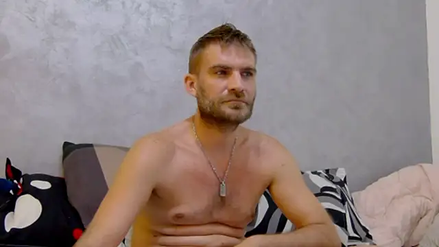 Snapshot of 10in_deluxe chatting on 09/15/25, 07:41 10in deluxe online show from 09/15/25, 07:41