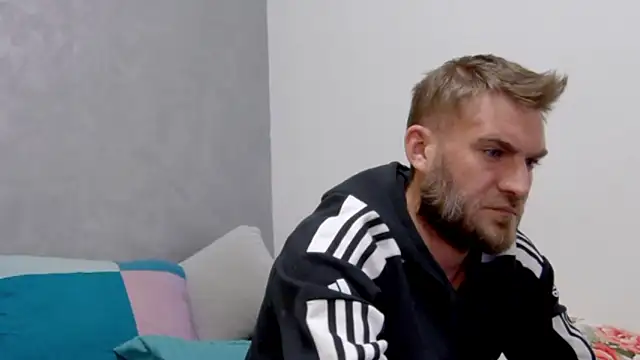 Snapshot of 10in_deluxe chatting on 10/02/25, 07:32 10in deluxe online show from 10/02/25, 07:32