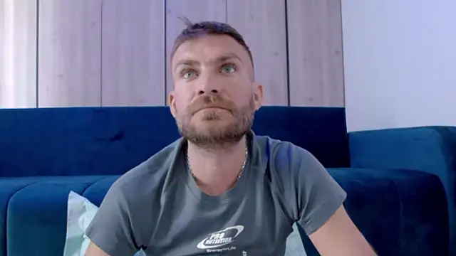 Snapshot of 10in_deluxe chatting on 10/21/25, 06:36 10in deluxe online show from 10/21/25, 06:36