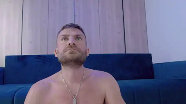 Snapshot of 10in_deluxe chatting on 10/23/25, 07:18 10in deluxe online show from 10/23/25, 07:18