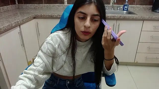 Snapshot of cristel_17 chatting on 03/10/26, 01:49 cristel 17 online show from 03/10/26, 01:49