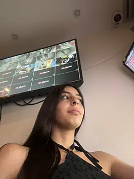 Snapshot of cristel_17 chatting on 03/22/26, 10:57 cristel 17 online show from 03/22/26, 10:57