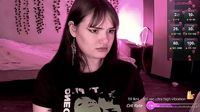 Snapshot of strawberry_elfcat chatting on 12/11/24, 03:13 strawberry elfcat online show from 12/11/24, 03:13