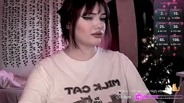 Snapshot of strawberry_elfcat chatting on 01/09/25, 05:23 strawberry elfcat online show from 01/09/25, 05:23