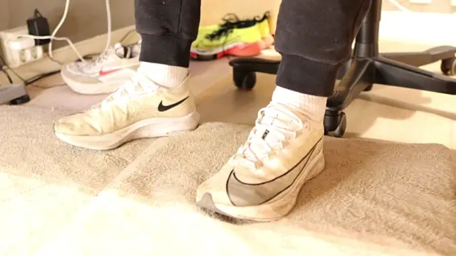 Snapshot of SneakerMaster_ chatting on 02/01/26, 08:13 SneakerMaster online show from 02/01/26, 08:13