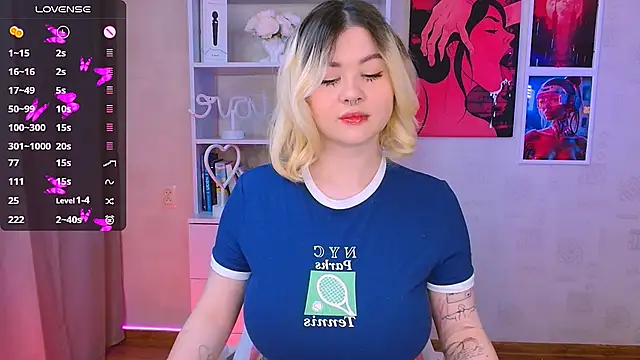 Snapshot of cutie_mili chatting on 01/20/25, 03:26 cutie mili online show from 01/20/25, 03:26