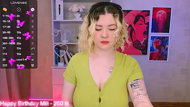 Snapshot of cutie_mili chatting on 01/25/25, 03:19 cutie mili online show from 01/25/25, 03:19