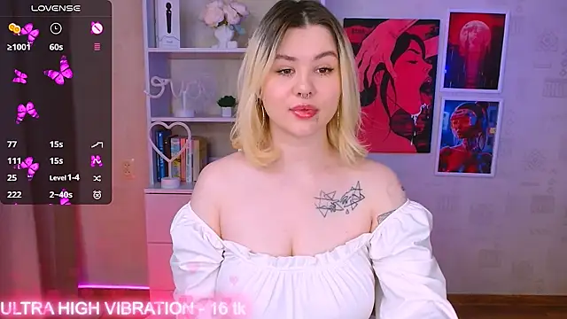 Snapshot of cutie_mili chatting on 02/01/25, 08:29 cutie mili online show from 02/01/25, 08:29