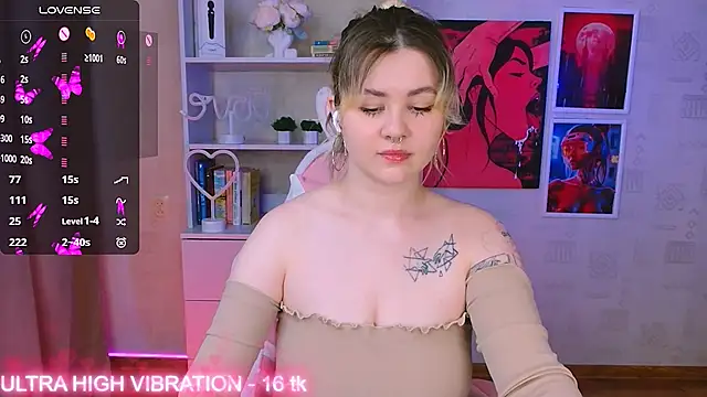 Snapshot of cutie_mili chatting on 02/03/25, 10:14 cutie mili online show from 02/03/25, 10:14