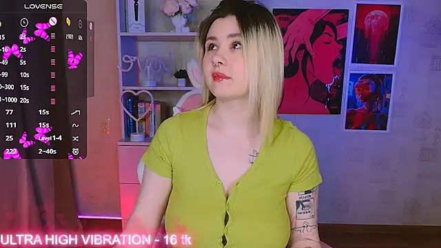 Snapshot of cutie_mili chatting on 02/04/25, 03:33 cutie mili online show from 02/04/25, 03:33