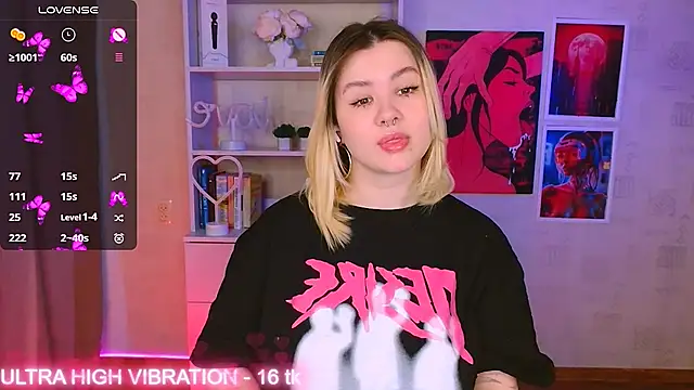 Snapshot of cutie_mili chatting on 02/06/25, 10:59 cutie mili online show from 02/06/25, 10:59