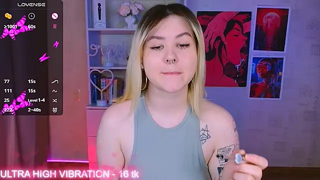 Snapshot of cutie_mili chatting on 02/10/25, 11:34 cutie mili online show from 02/10/25, 11:34