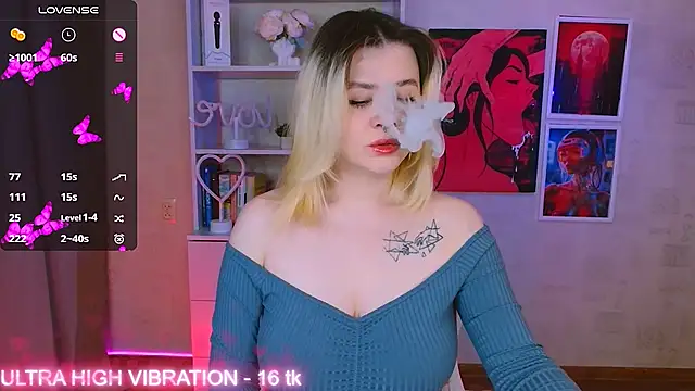 Snapshot of cutie_mili chatting on 02/14/25, 10:58 cutie mili online show from 02/14/25, 10:58