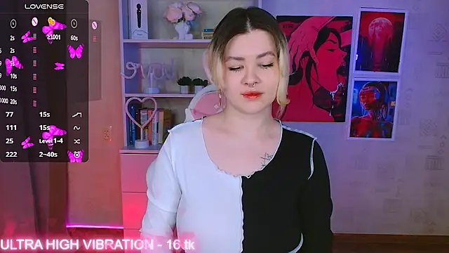 Snapshot of cutie_mili chatting on 02/16/25, 02:42 cutie mili online show from 02/16/25, 02:42