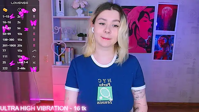 Snapshot of cutie_mili chatting on 02/21/25, 03:34 cutie mili online show from 02/21/25, 03:34