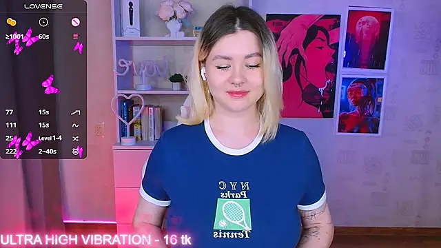 Snapshot of cutie_mili chatting on 02/21/25, 07:12 cutie mili online show from 02/21/25, 07:12