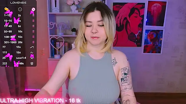 Snapshot of cutie_mili chatting on 02/23/25, 03:35 cutie mili online show from 02/23/25, 03:35