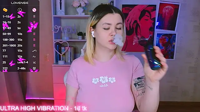 Snapshot of cutie_mili chatting on 02/26/25, 10:47 cutie mili online show from 02/26/25, 10:47