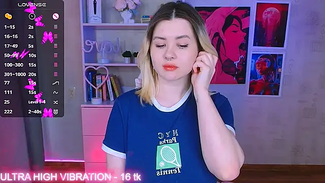 Snapshot of cutie_mili chatting on 02/28/25, 08:09 cutie mili online show from 02/28/25, 08:09