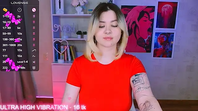 Snapshot of cutie_mili chatting on 03/01/25, 07:41 cutie mili online show from 03/01/25, 07:41