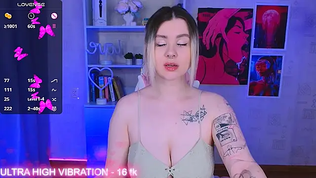 Snapshot of cutie_mili chatting on 03/10/25, 05:11 cutie mili online show from 03/10/25, 05:11