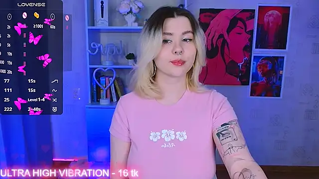 Snapshot of cutie_mili chatting on 03/11/25, 09:45 cutie mili online show from 03/11/25, 09:45