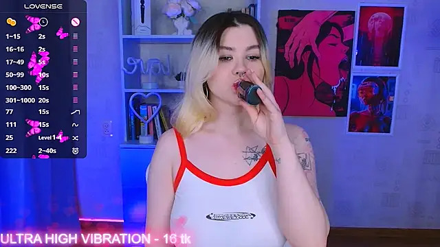 Snapshot of cutie_mili chatting on 03/13/25, 10:05 cutie mili online show from 03/13/25, 10:05