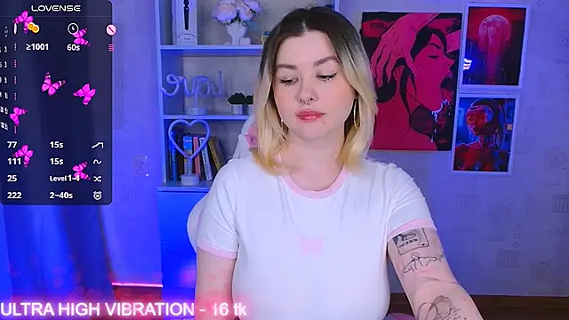 Snapshot of cutie_mili chatting on 03/15/25, 11:19 cutie mili online show from 03/15/25, 11:19