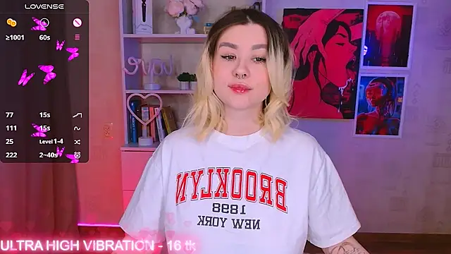 Snapshot of cutie_mili chatting on 03/21/25, 09:45 cutie mili online show from 03/21/25, 09:45