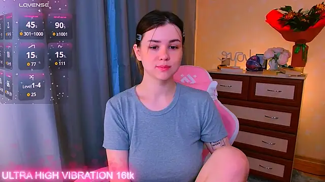 Snapshot of cutie_mili chatting on 10/02/25, 08:10 cutie mili online show from 10/02/25, 08:10