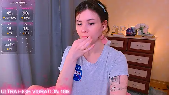 Snapshot of cutie_mili chatting on 10/06/25, 07:39 cutie mili online show from 10/06/25, 07:39