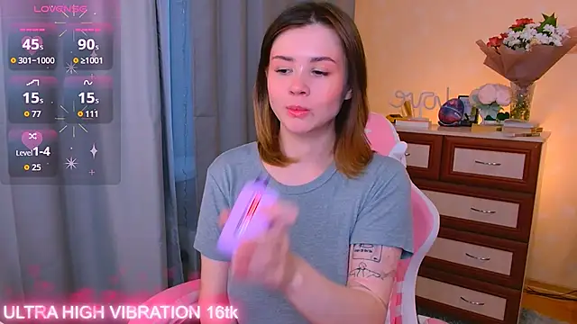 Snapshot of cutie_mili chatting on 10/15/25, 08:36 cutie mili online show from 10/15/25, 08:36