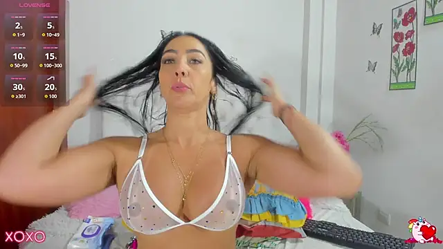 Snapshot of VenussVega chatting on 11/15/25, 12:45 VenussVega online show from 11/15/25, 12:45