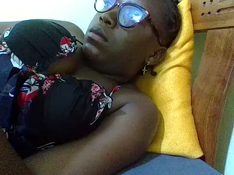 Snapshot of verginpussy01 chatting on 03/31/26, 04:02 verginpussy01 online show from 03/31/26, 04:02