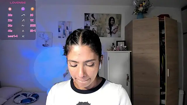 VeronikaOlsen online show from 11/26/25, 01:17