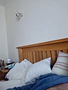 Snapshot of jonjoey123 chatting on 04/12/26, 07:35 jonjoey123 online show from 04/12/26, 07:35