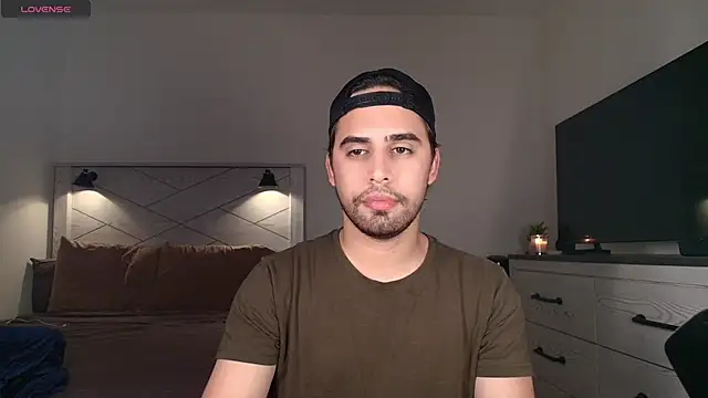 Snapshot of thonylewys chatting on 10/18/25, 01:08 thonylewys online show from 10/18/25, 01:08