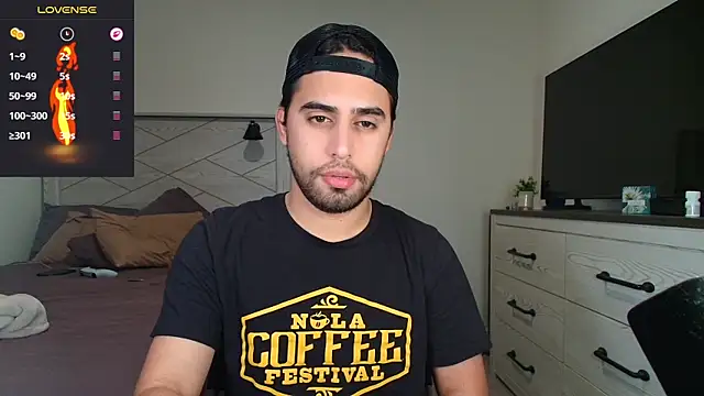 Snapshot of thonylewys chatting on 11/03/25, 10:53 thonylewys online show from 11/03/25, 10:53