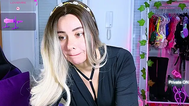 Tawny cox online show from 01/11/25, 12:50