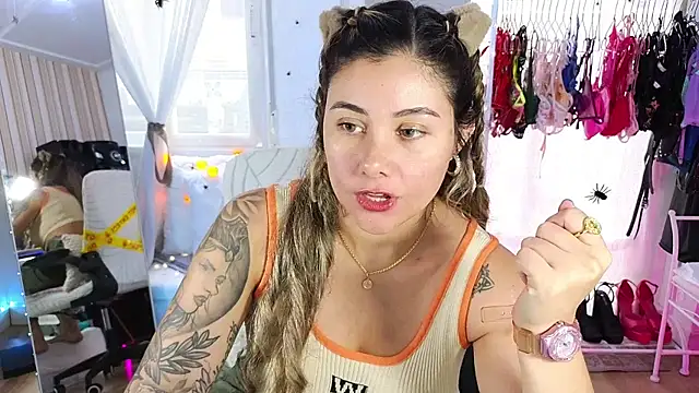 Tawny cox online show from 10/22/25, 09:31