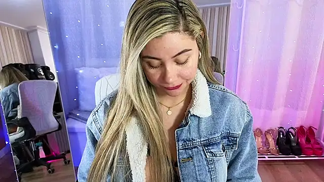 Tawny cox online show from 11/30/25, 12:20