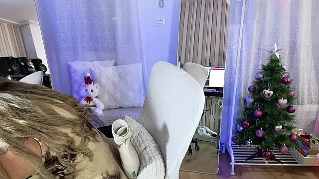 Tawny cox online show from 12/22/25, 12:24