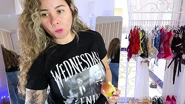 Tawny cox online show from 03/17/26, 09:12