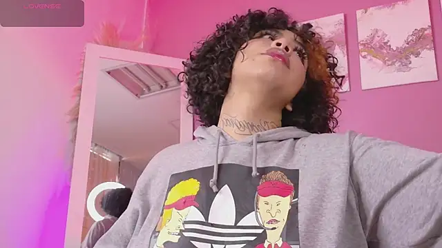 Snapshot of foxxy-lov3 chatting on 10/20/25, 11:43 foxxy-lov3 online show from 10/20/25, 11:43