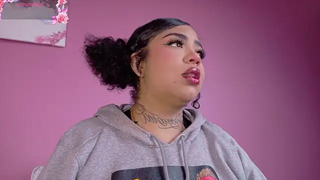 Snapshot of foxxy-lov3 chatting on 03/14/26, 01:49 foxxy-lov3 online show from 03/14/26, 01:49