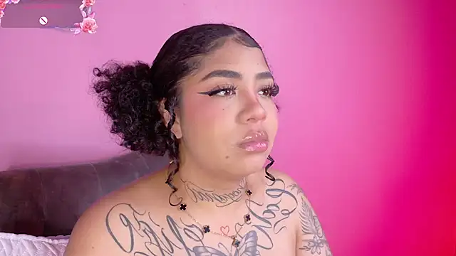 Snapshot of foxxy-lov3 chatting on 03/17/26, 01:36 foxxy-lov3 online show from 03/17/26, 01:36