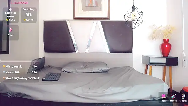 Snapshot of hilary_rodriguez chatting on 01/19/25, 01:32 hilary rodriguez online show from 01/19/25, 01:32