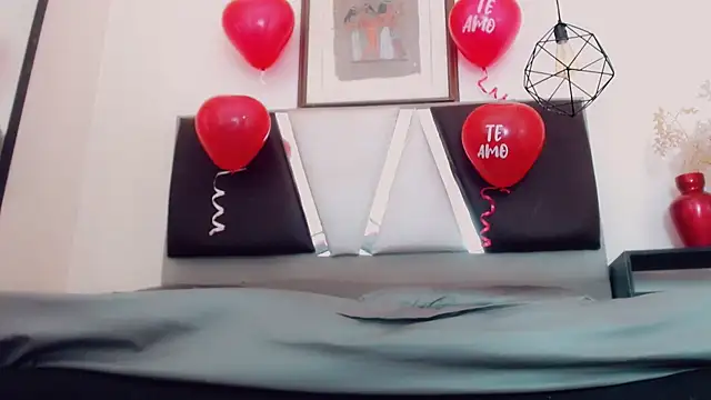 Snapshot of hilary_rodriguez chatting on 02/15/25, 01:21 hilary rodriguez online show from 02/15/25, 01:21